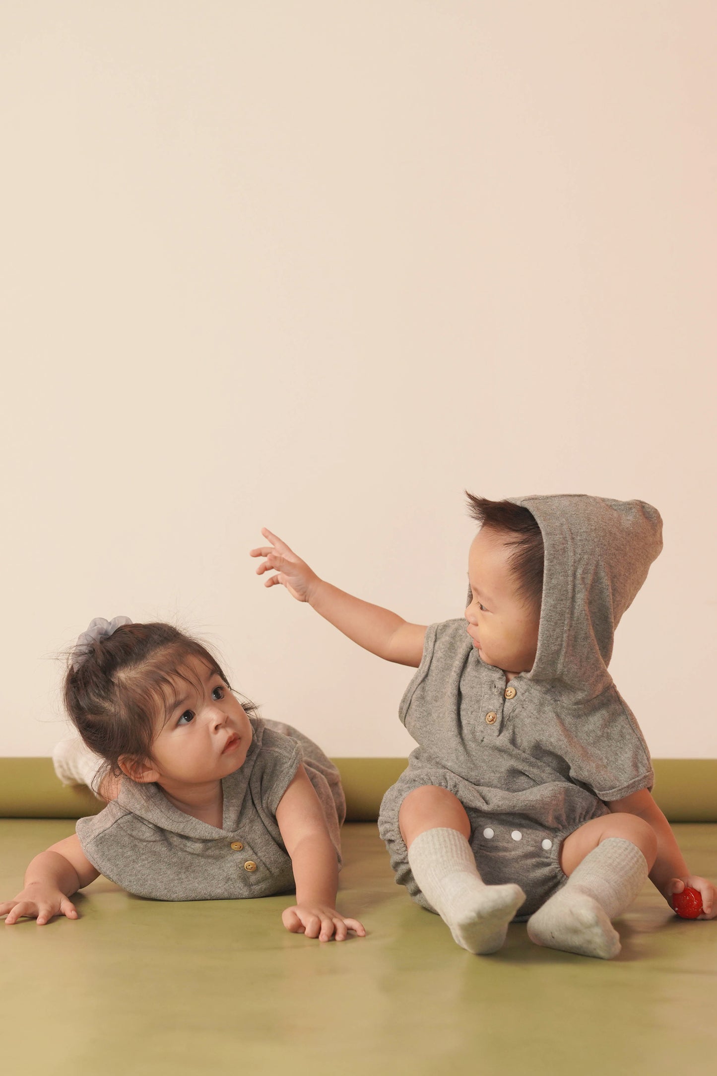 Unisex Sleeveless Hoodie with Bloomer (Grey)